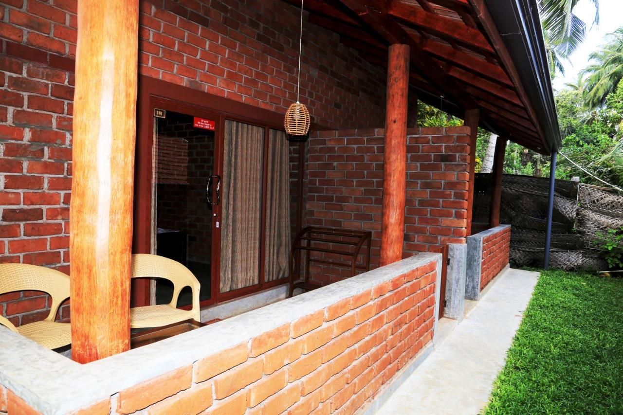 Click Hiriketiya Dickwella Exterior foto
