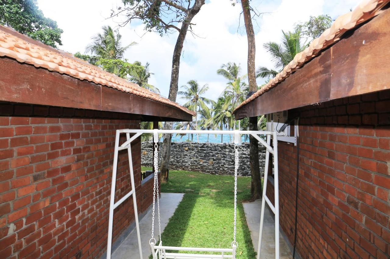 Click Hiriketiya Dickwella Exterior foto