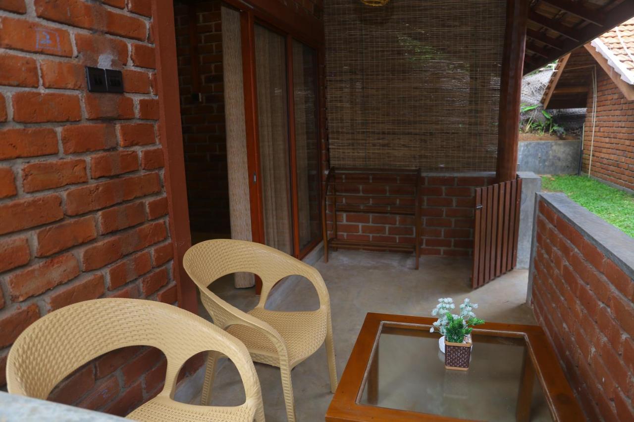 Click Hiriketiya Dickwella Exterior foto